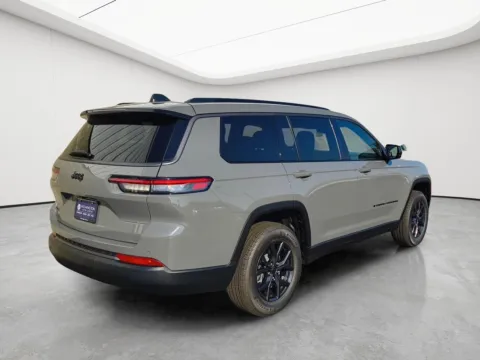 Another view of 2027 Jeep Grand Cherokee L Laredo Altitude for sale in Wilmington, OH at Wilmington Auto Center Chrysler Dodge Jeep RAM