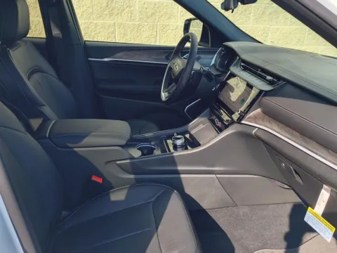More photos of 2027 Jeep Grand Cherokee Limited Reserve at Wilmington Auto Center Chrysler Dodge Jeep RAM, OH