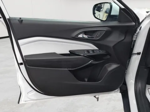 More photos of 2025 Chevrolet Trax LT at Wilmington Auto Center Chrysler Dodge Jeep RAM, OH