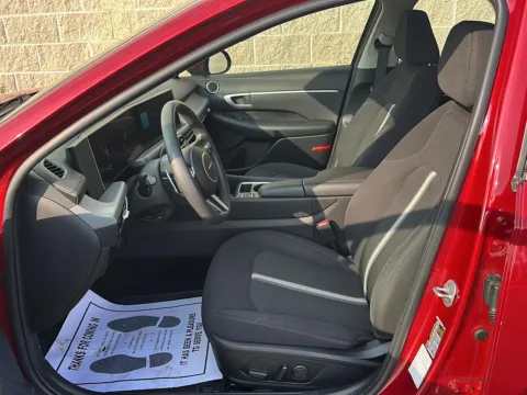 More photos of 2025 Hyundai Sonata SEL at Wilmington Auto Center Chrysler Dodge Jeep RAM, OH