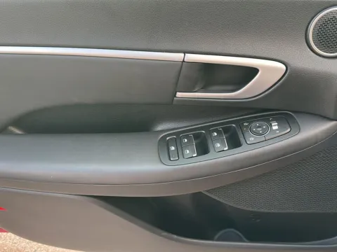 More photos of 2025 Hyundai Sonata SEL at Wilmington Auto Center Chrysler Dodge Jeep RAM, OH