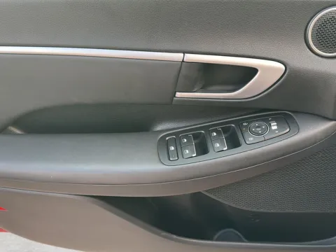 More photos of 2025 Hyundai Sonata SEL at Wilmington Auto Center Chrysler Dodge Jeep RAM, OH
