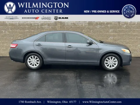 Gray 2011 Toyota Camry XLE for sale in Wilmington, OH