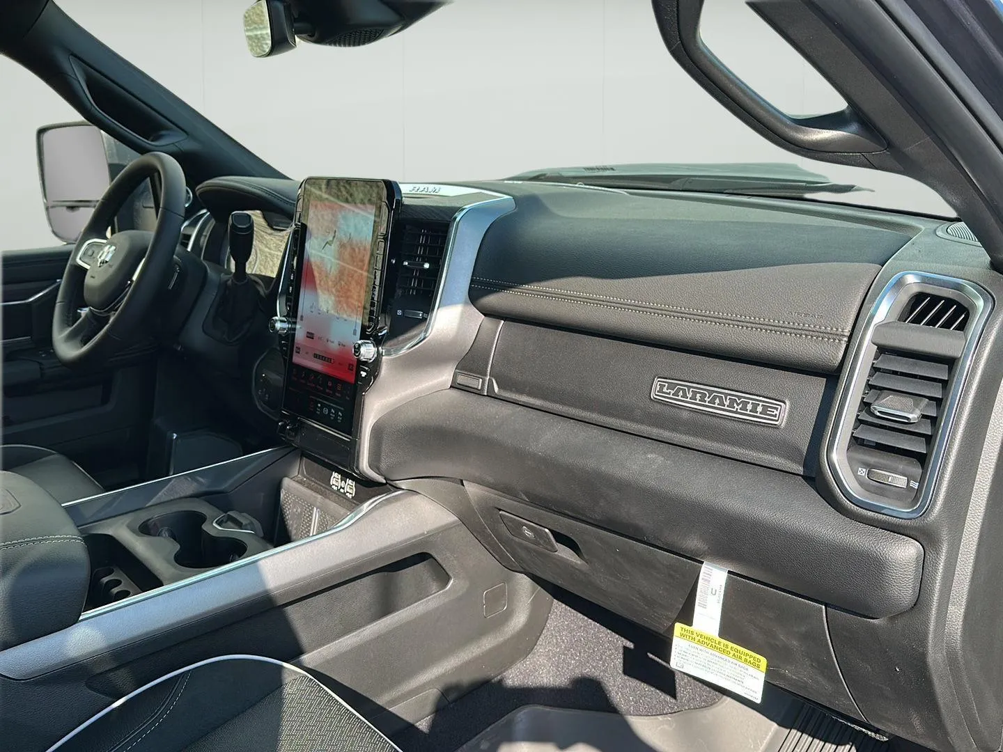 2026 RAM 3500 Laramie - Photo 19