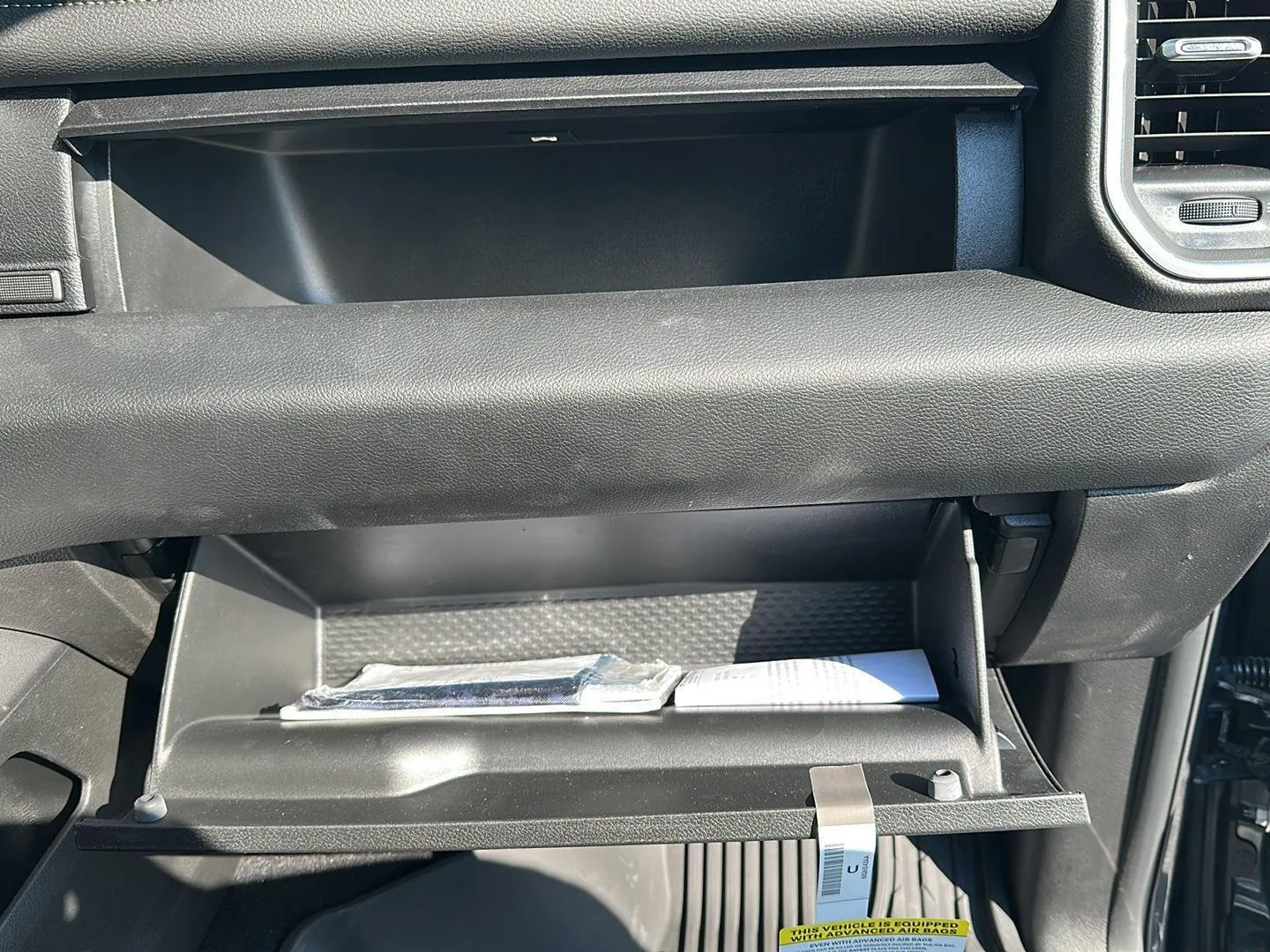 2026 RAM 3500 Laramie - Photo 23