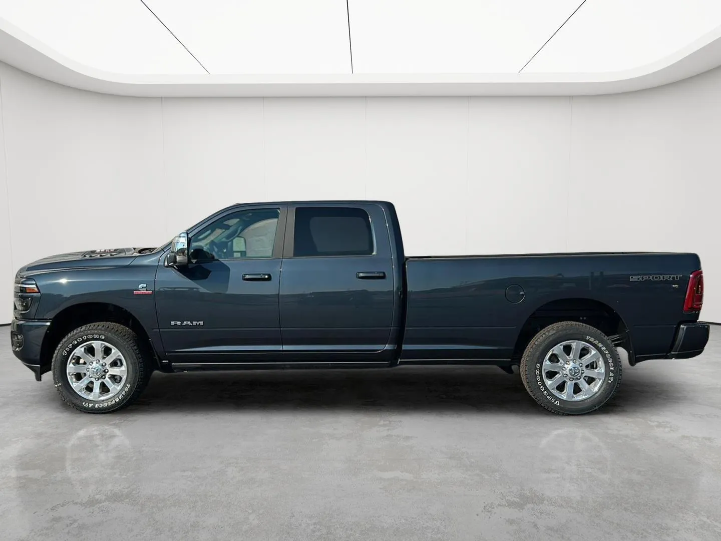 2026 RAM 3500 Laramie - Photo 35