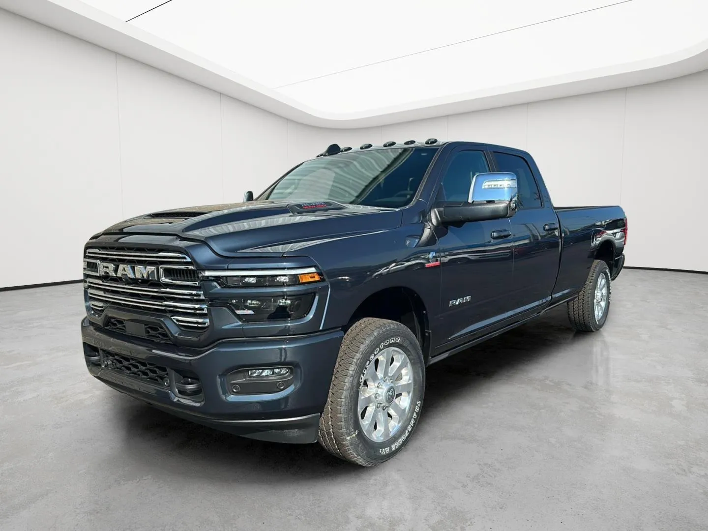 2026 RAM 3500 Laramie - Photo 36