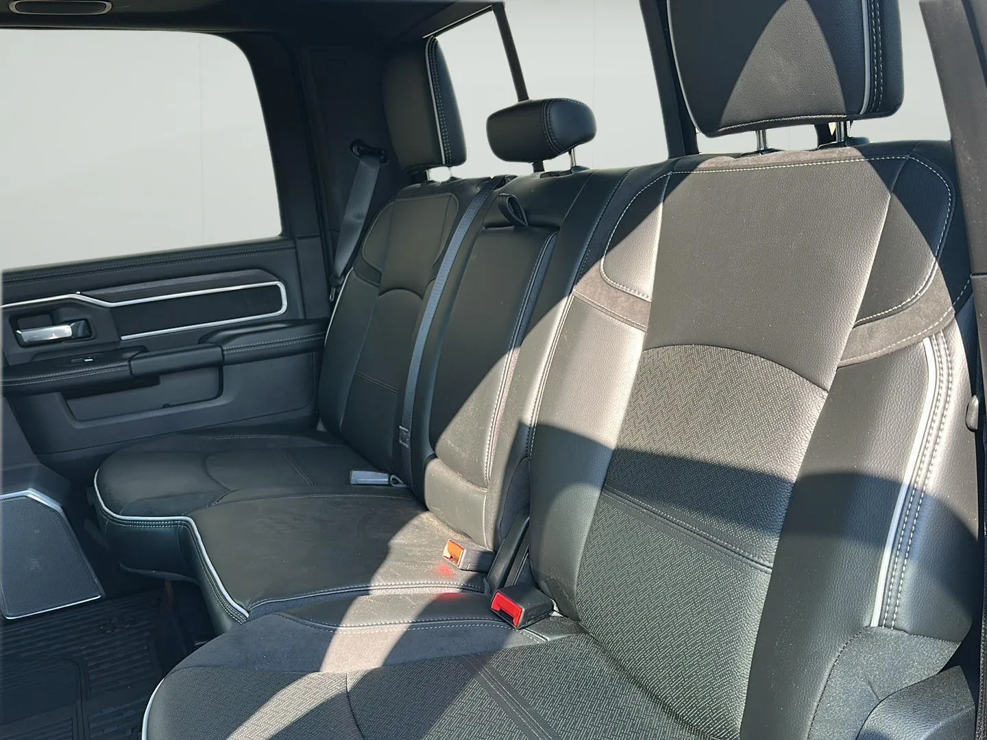 2026 RAM 3500 Laramie - Photo 28