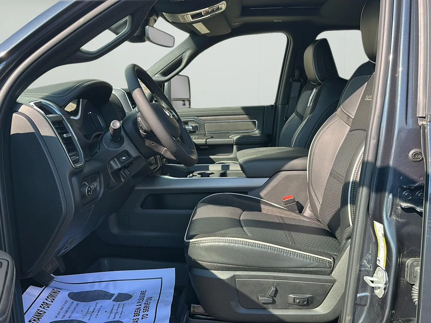2026 RAM 3500 Laramie - Photo 6