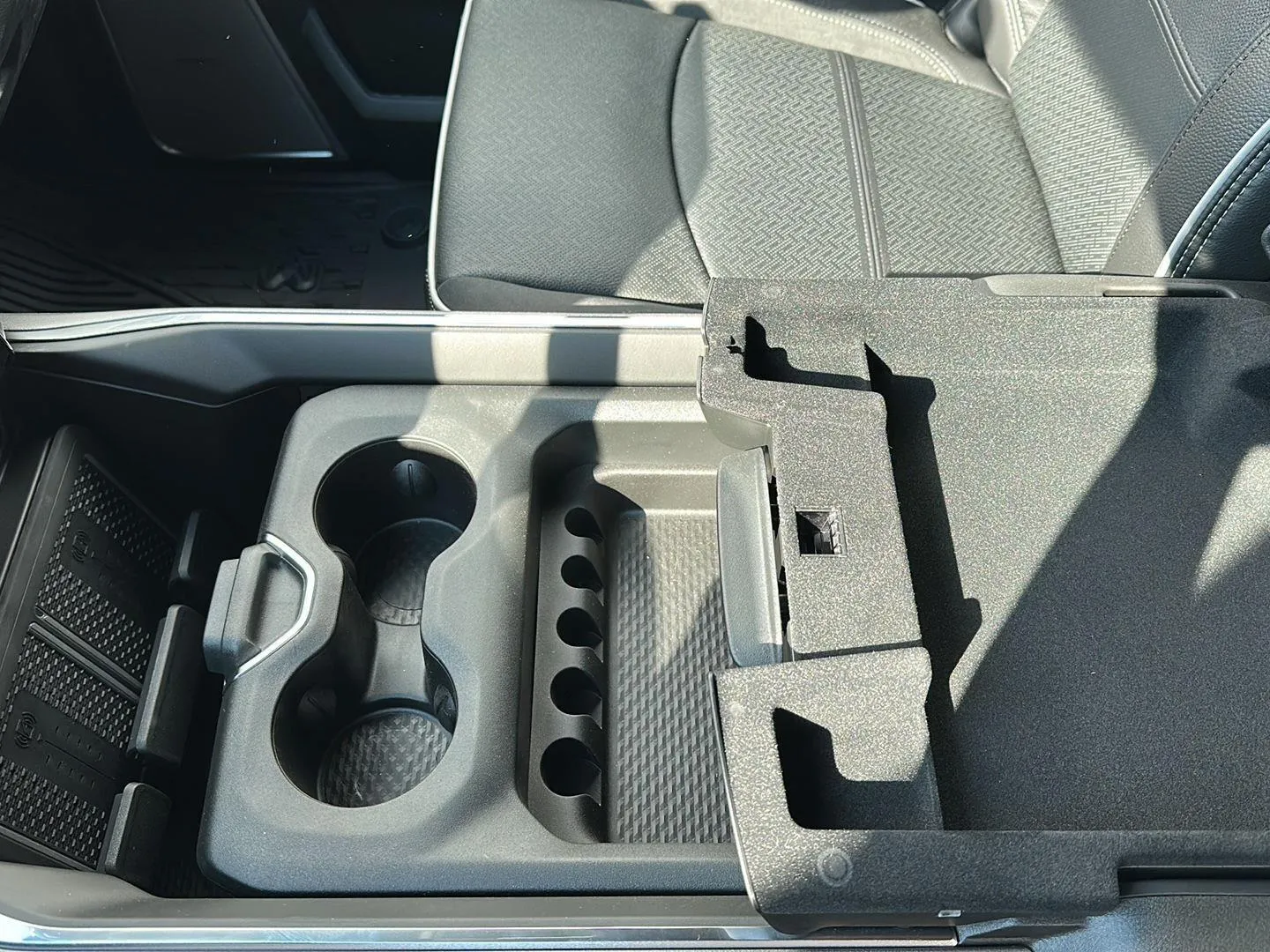 2026 RAM 3500 Laramie - Photo 16