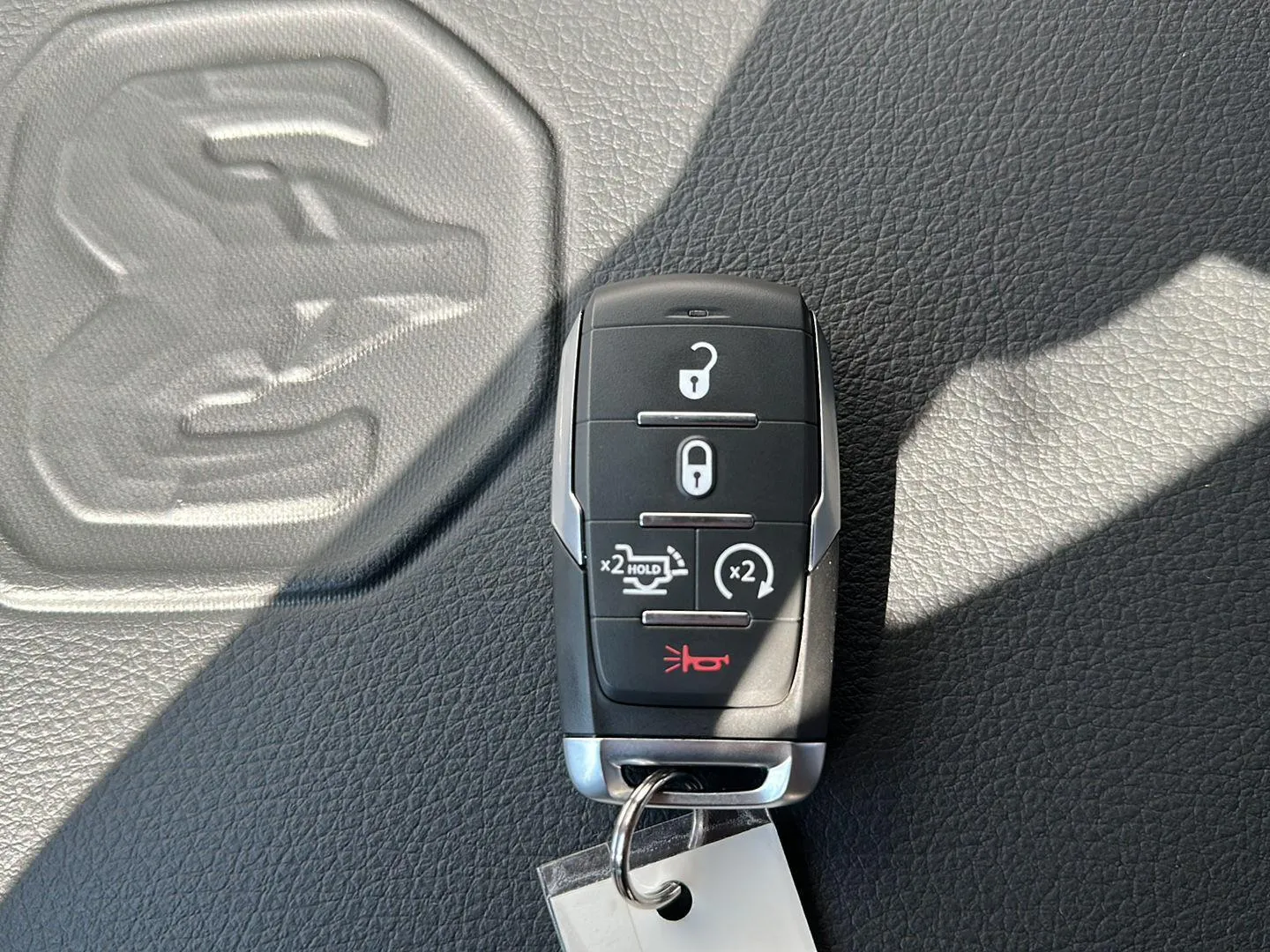 2026 RAM 3500 Laramie - Photo 33