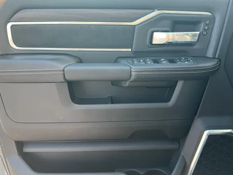 More photos of 2027 Ram 2500 Laramie at Wilmington Auto Center Chrysler Dodge Jeep RAM, OH