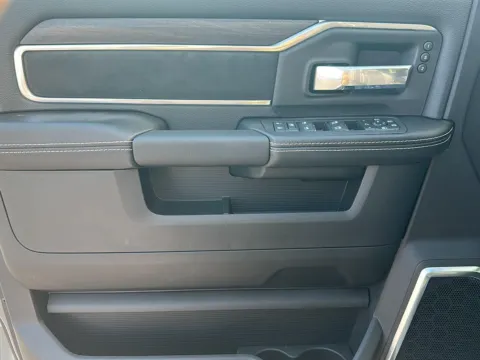More photos of 2027 Ram 2500 Laramie at Wilmington Auto Center Chrysler Dodge Jeep RAM, OH