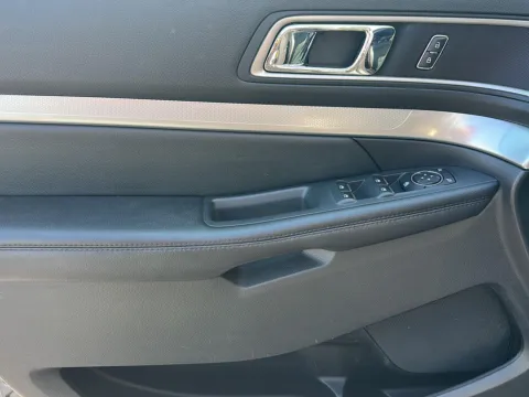 More photos of 2017 Ford Explorer XLT at Wilmington Auto Center Chrysler Dodge Jeep RAM, OH
