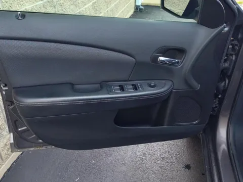 More photos of 2014 Dodge Avenger SE at Wilmington Auto Center Chrysler Dodge Jeep RAM, OH