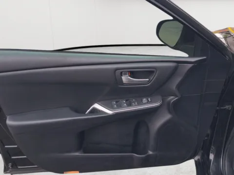 More photos of 2015 Toyota Camry SE at Wilmington Auto Center Chrysler Dodge Jeep RAM, OH