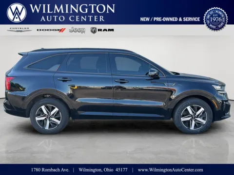 Black 2023 Kia Sorento S for sale in Wilmington, OH