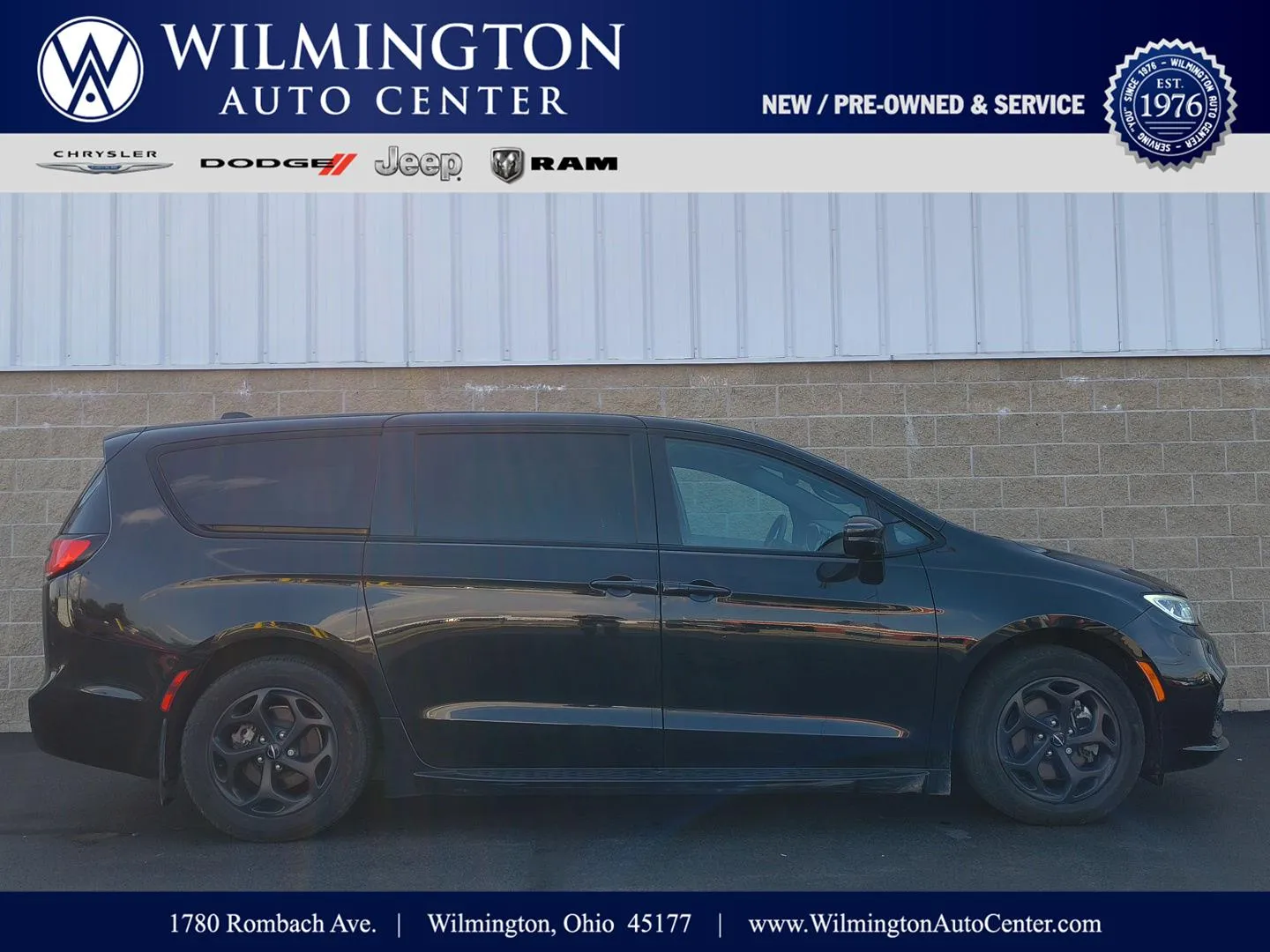 2022 Chrysler Pacifica Hybrid Touring L for sale in Wilmington, OH
