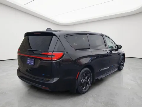 Photos of 2022 Chrysler Pacifica Hybrid Touring L for sale in Wilmington, OH at Wilmington Auto Center Chrysler Dodge Jeep RAM