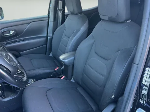 More photos of 2017 Jeep Renegade Altitude at Wilmington Auto Center Chrysler Dodge Jeep RAM, OH