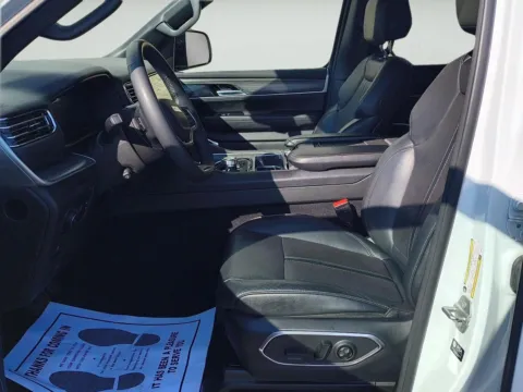 More photos of 2023 Jeep Wagoneer L Series II at Wilmington Auto Center Chrysler Dodge Jeep RAM, OH