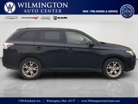 Black 2014 Mitsubishi Outlander SE for sale in Wilmington, OH