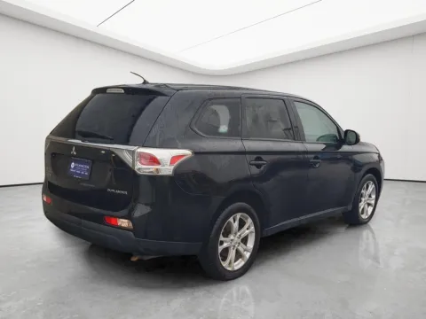 Another view of 2014 Mitsubishi Outlander SE for sale in Wilmington, OH at Wilmington Auto Center Chrysler Dodge Jeep RAM