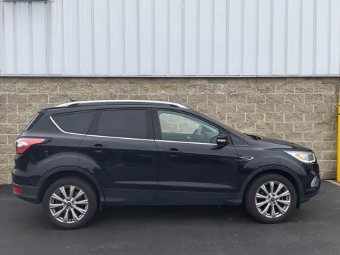 Black 2018 Ford Escape Titanium for sale in Wilmington, OH
