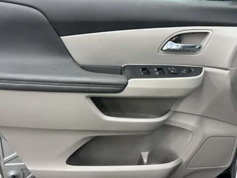 More photos of 2016 Honda Odyssey EX-L at Wilmington Auto Center Chrysler Dodge Jeep RAM, OH