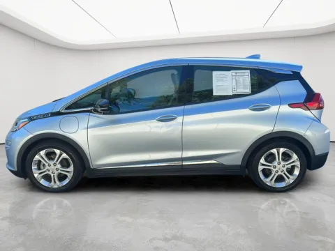 More photos of 2017 Chevrolet Bolt EV LT at Wilmington Auto Center Chrysler Dodge Jeep RAM, OH