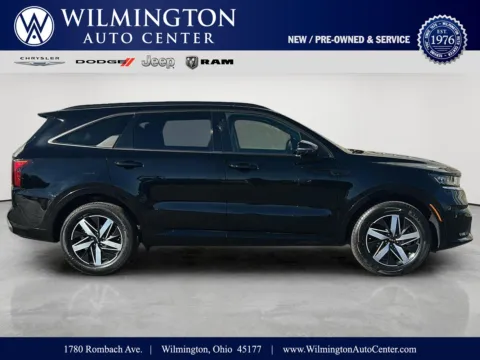 Black 2023 Kia Sorento S for sale in Wilmington, OH