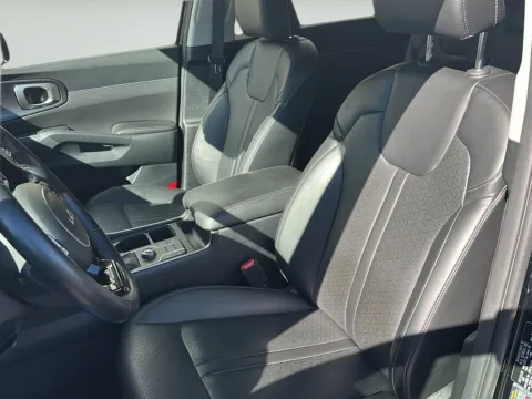 More photos of 2023 Kia Sorento S at Wilmington Auto Center Chrysler Dodge Jeep RAM, OH