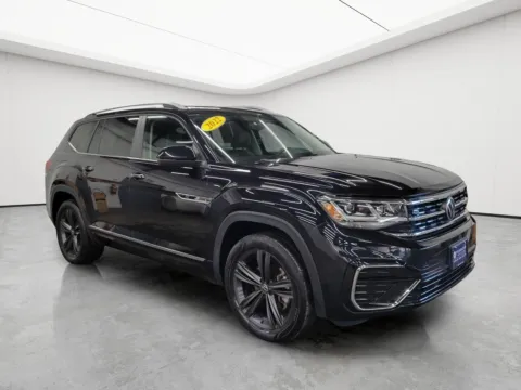 Photos of 2022 Volkswagen Atlas 3.6L V6 SEL R-Line for sale in Wilmington, OH at Wilmington Auto Center Chrysler Dodge Jeep RAM