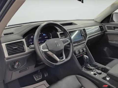 More photos of 2022 Volkswagen Atlas 3.6L V6 SEL R-Line at Wilmington Auto Center Chrysler Dodge Jeep RAM, OH
