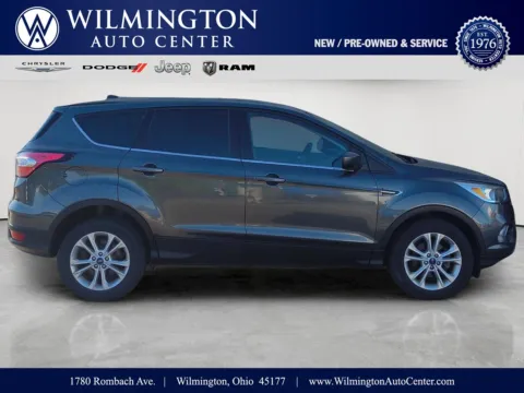 Gray 2017 Ford Escape SE for sale in Wilmington, OH
