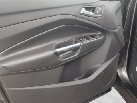 More photos of 2017 Ford Escape SE at Wilmington Auto Center Chrysler Dodge Jeep RAM, OH
