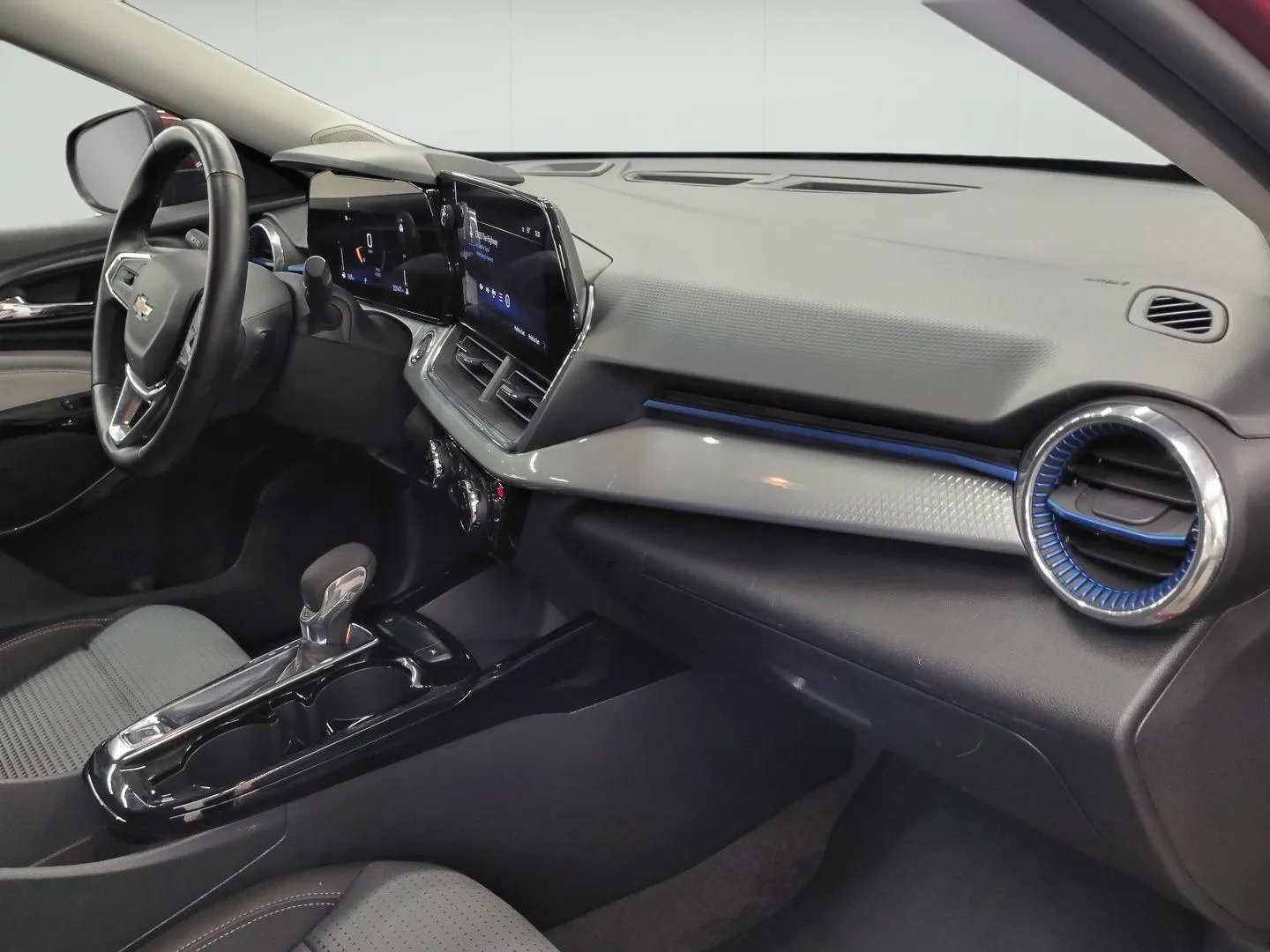 2025 Chevrolet Trax LT - Photo 21