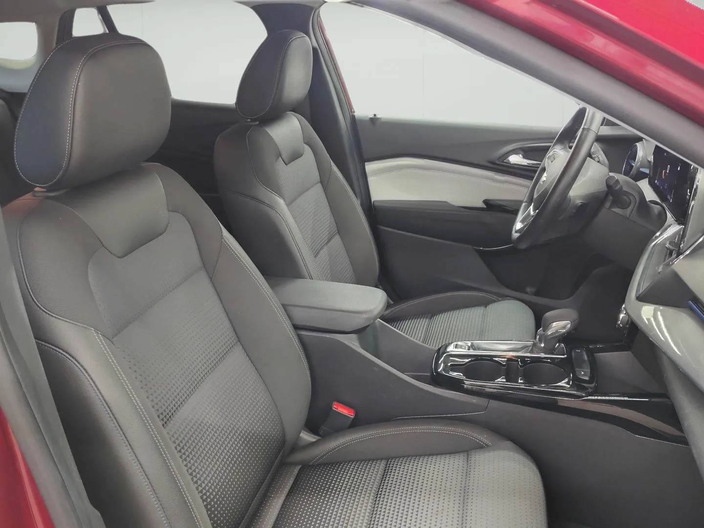 2025 Chevrolet Trax LT - Photo 23