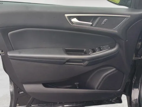 More photos of 2019 Ford Edge SEL at Wilmington Auto Center Chrysler Dodge Jeep RAM, OH