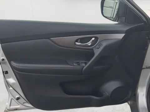 More photos of 2016 Nissan Rogue SV at Wilmington Auto Center Chrysler Dodge Jeep RAM, OH