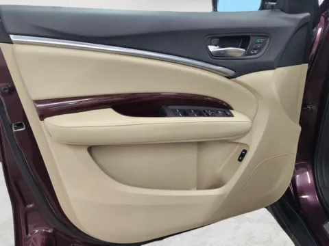 More photos of 2015 Acura MDX SH-AWD at Wilmington Auto Center Chrysler Dodge Jeep RAM, OH