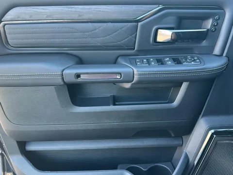 More photos of 2027 Ram 3500 Limited at Wilmington Auto Center Chrysler Dodge Jeep RAM, OH