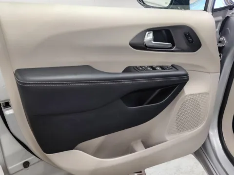 More photos of 2024 Chrysler Pacifica Touring L at Wilmington Auto Center Chrysler Dodge Jeep RAM, OH