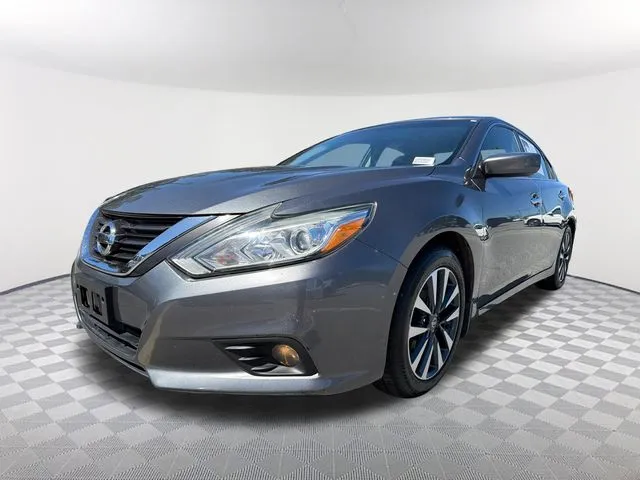 Gray 2017 Nissan Altima 2.5 SV for sale in Newnan, GA