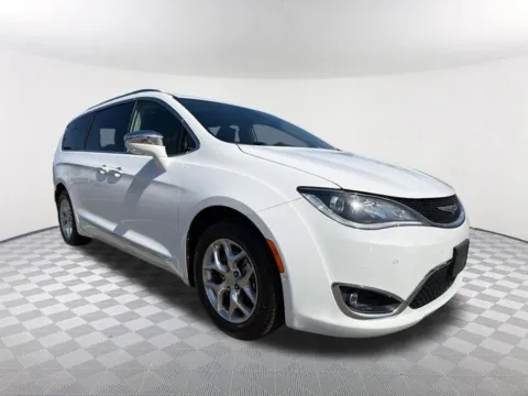 Another view of 2018 Chrysler Pacifica Limited for sale in Newnan, GA at Southtowne Chevrolet Buick GMC