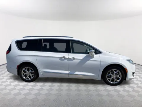 More photos of 2018 Chrysler Pacifica Limited at Southtowne Chevrolet Buick GMC, GA
