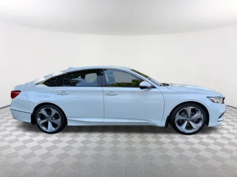 More photos of 2019 Honda Accord Touring 2.0T at Southtowne Chevrolet Buick GMC, GA