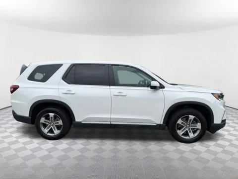 More photos of 2025 Honda Pilot EX-L at Southtowne Chevrolet Buick GMC, GA