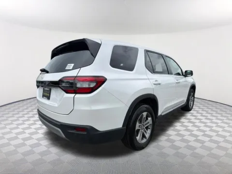 More photos of 2025 Honda Pilot EX-L at Southtowne Chevrolet Buick GMC, GA