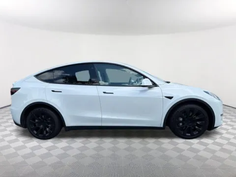 More photos of 2023 Tesla Model Y Long Range at Southtowne Chevrolet Buick GMC, GA